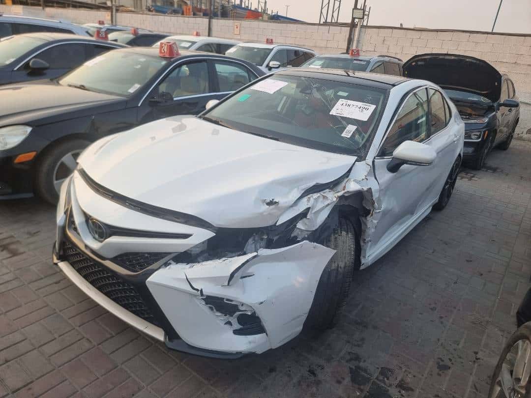 Toyota Camry 2020 thumbnail 3