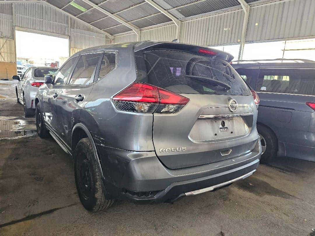 Nissan Rogue 2017 thumbnail 1