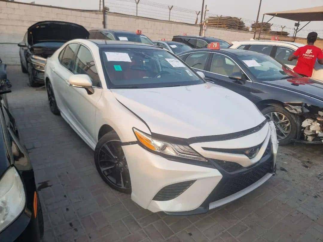 Toyota Camry 2020 thumbnail 1