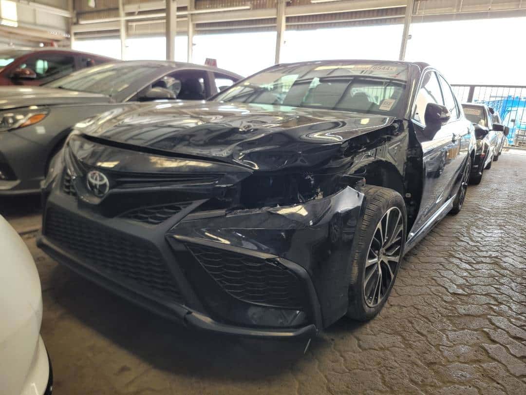 TOYOTA CAMRY - Exterior