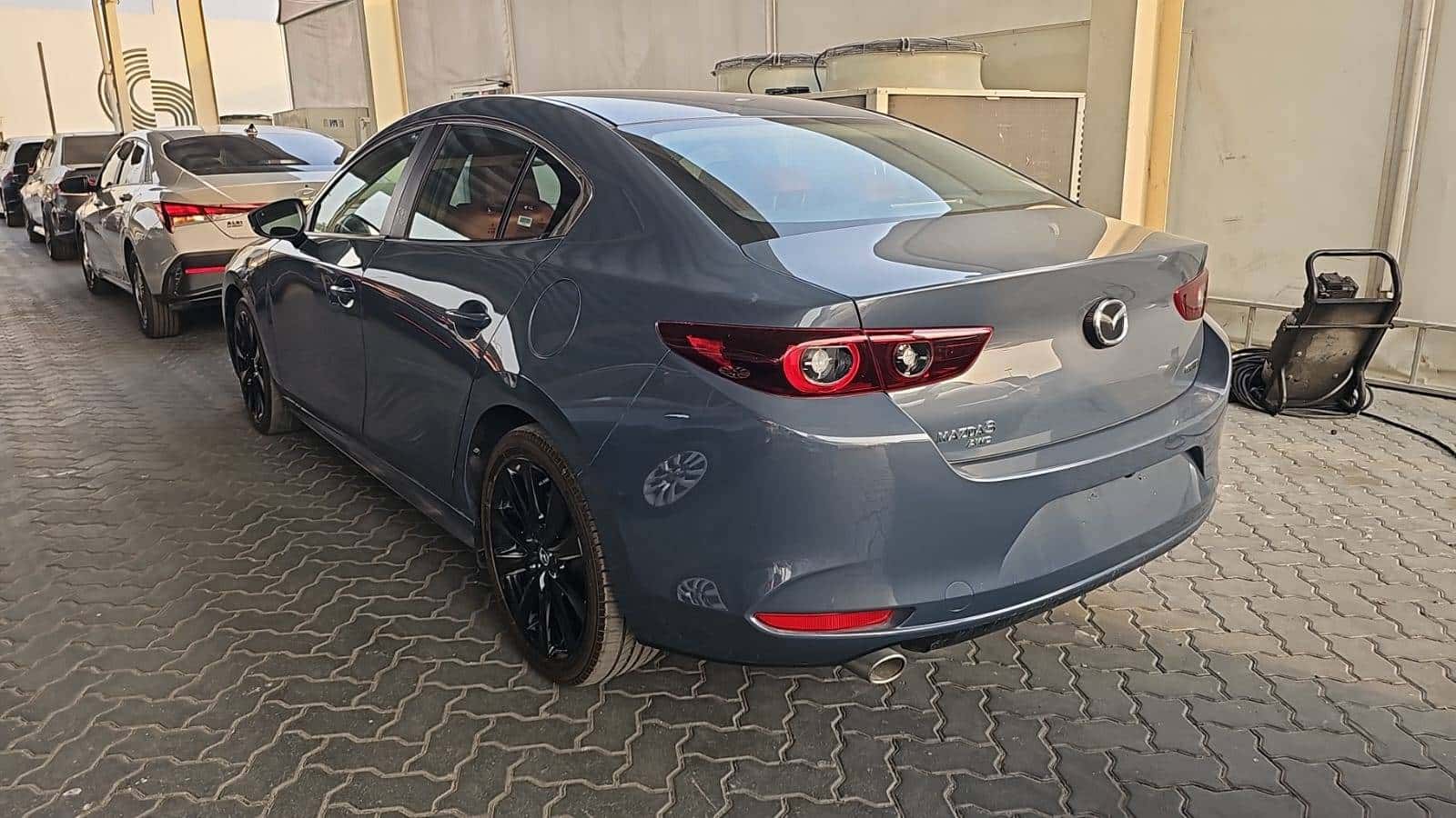 Mazda MAZDA 3 2024 thumbnail 4