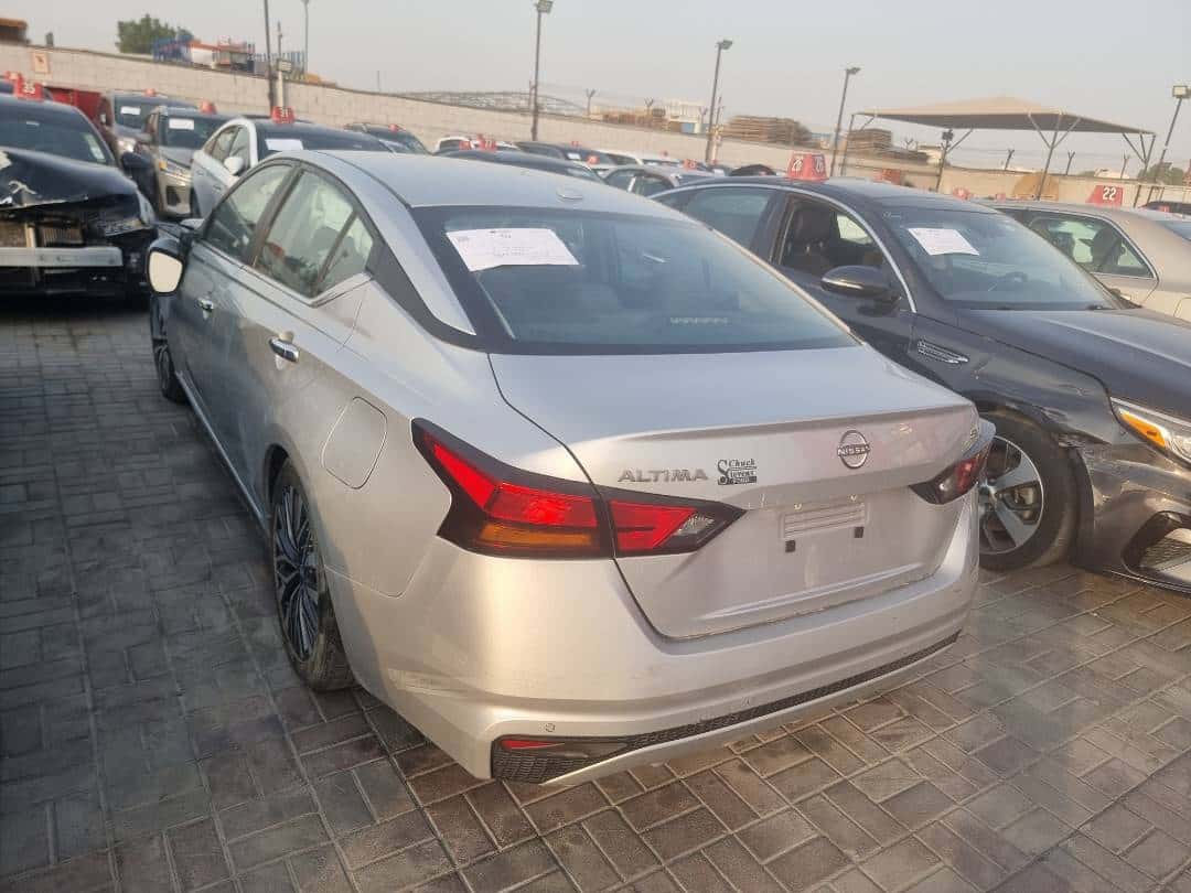 Nissan Altima 2023 thumbnail 4