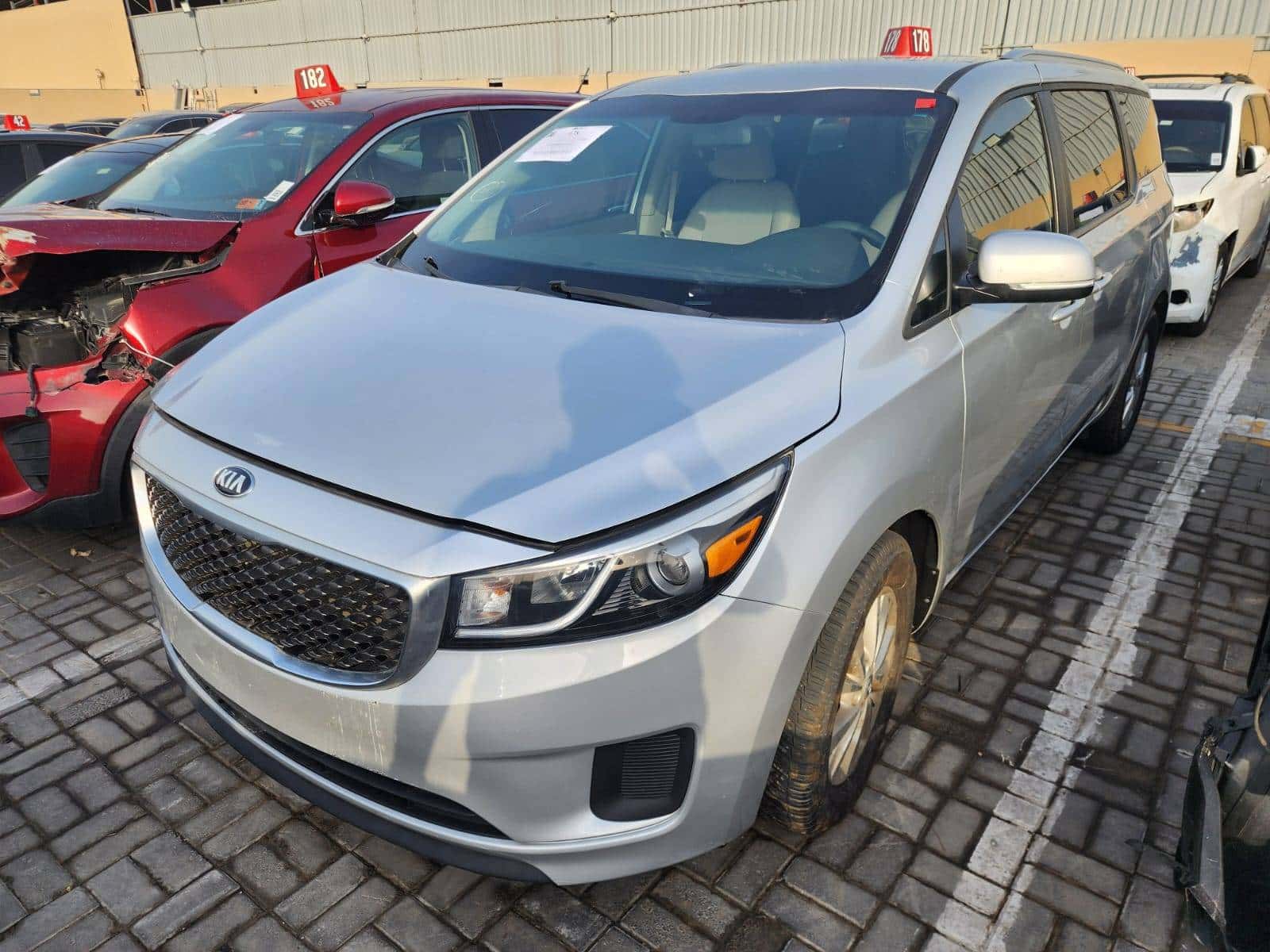 KIA SEDONA 2016 thumbnail 6