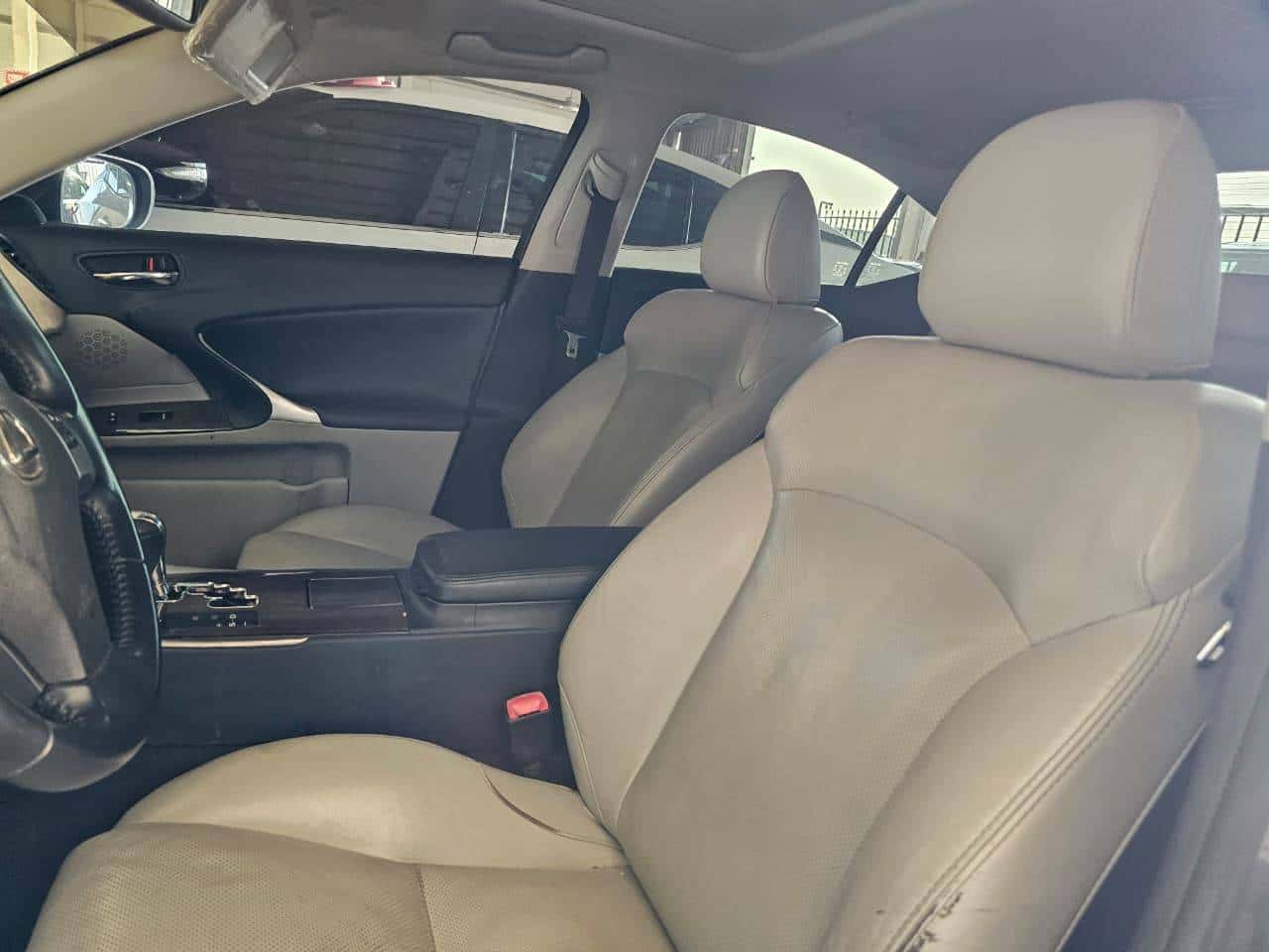 Lexus IS 250 2012 thumbnail 6