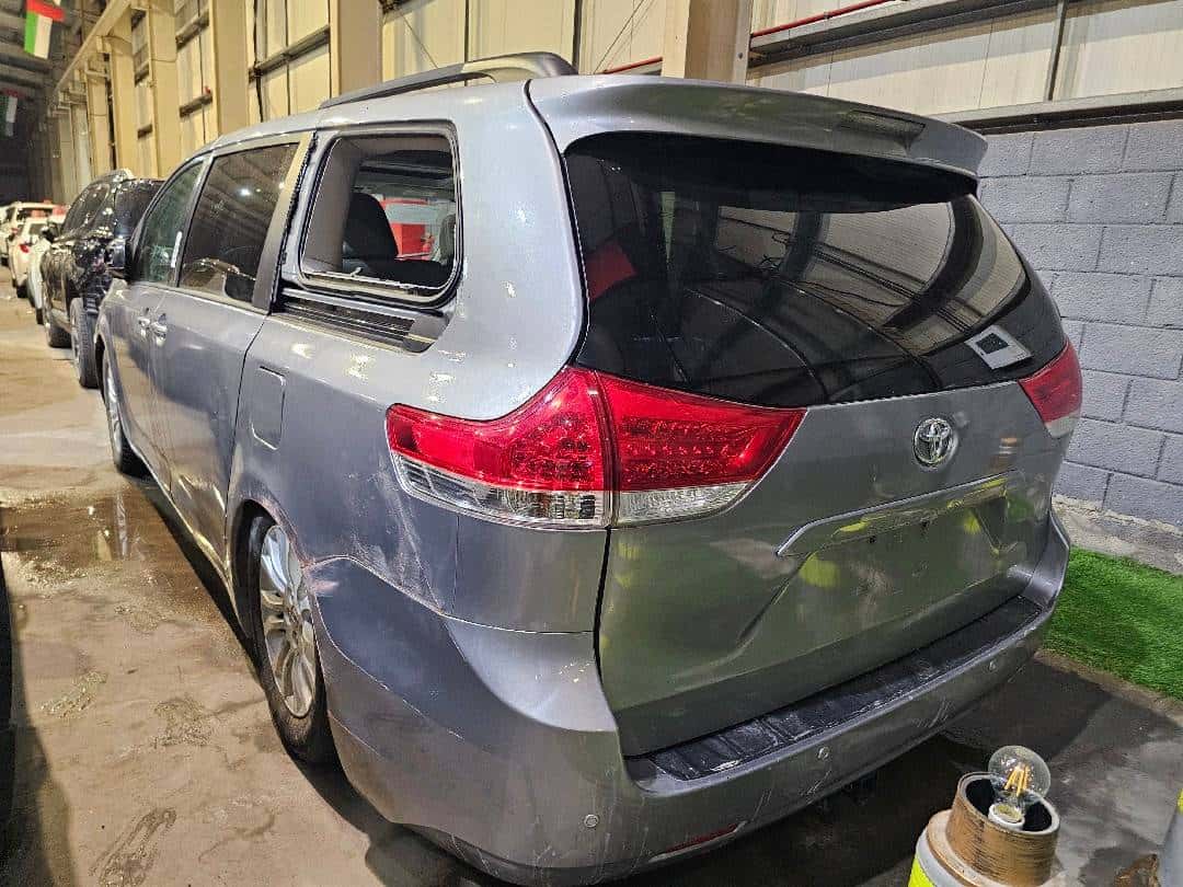 TOYOTA SIENNA 2013 thumbnail 1
