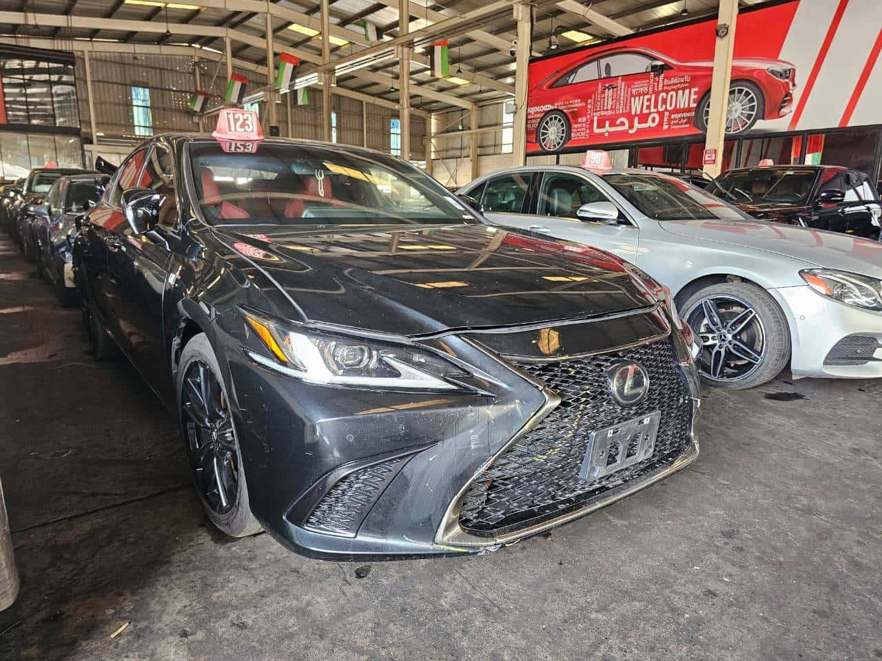 Lexus ES 250 2022 thumbnail 3