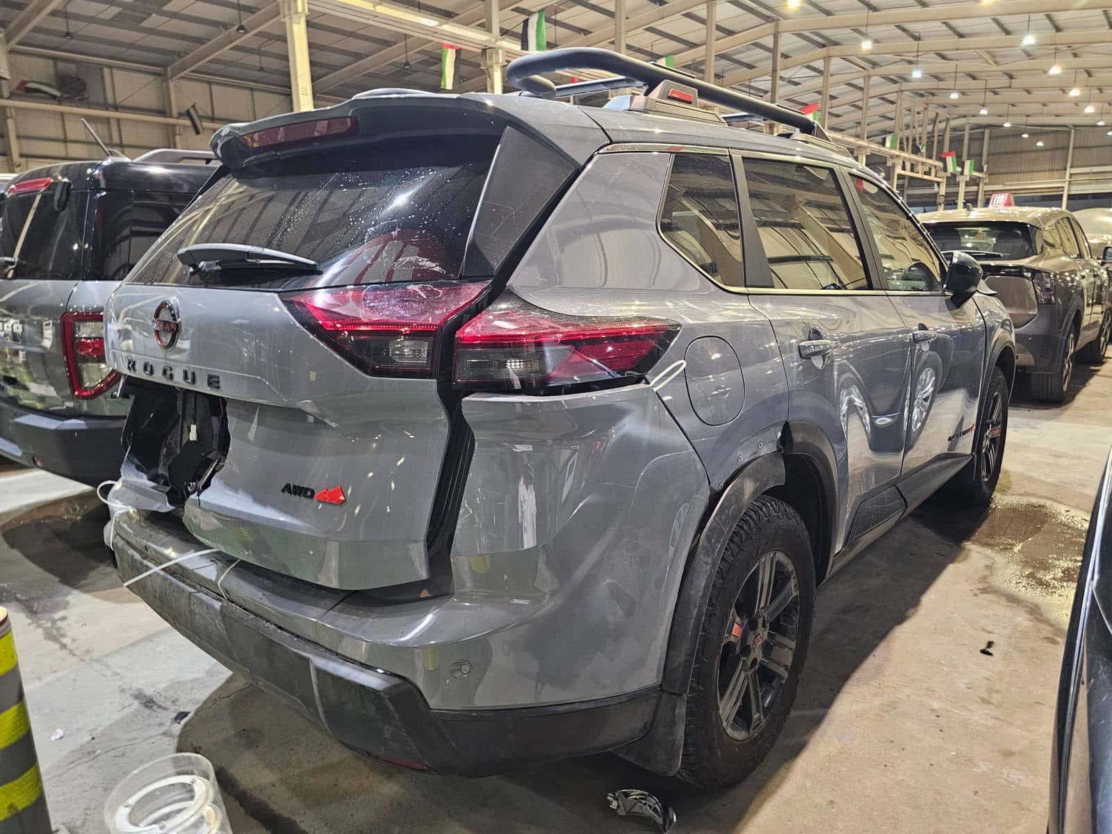 Nissan Rogue 2025 thumbnail 2