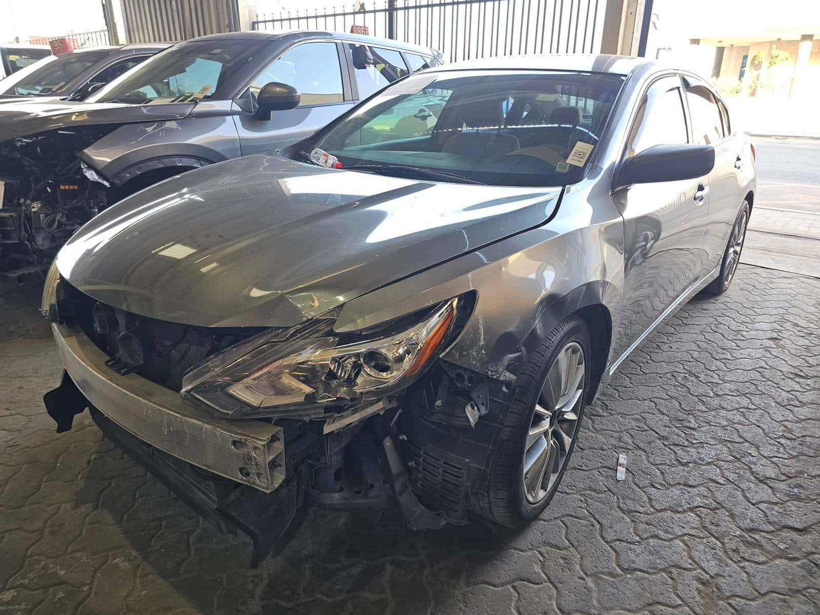 NISSAN ALTIMA - Exterior