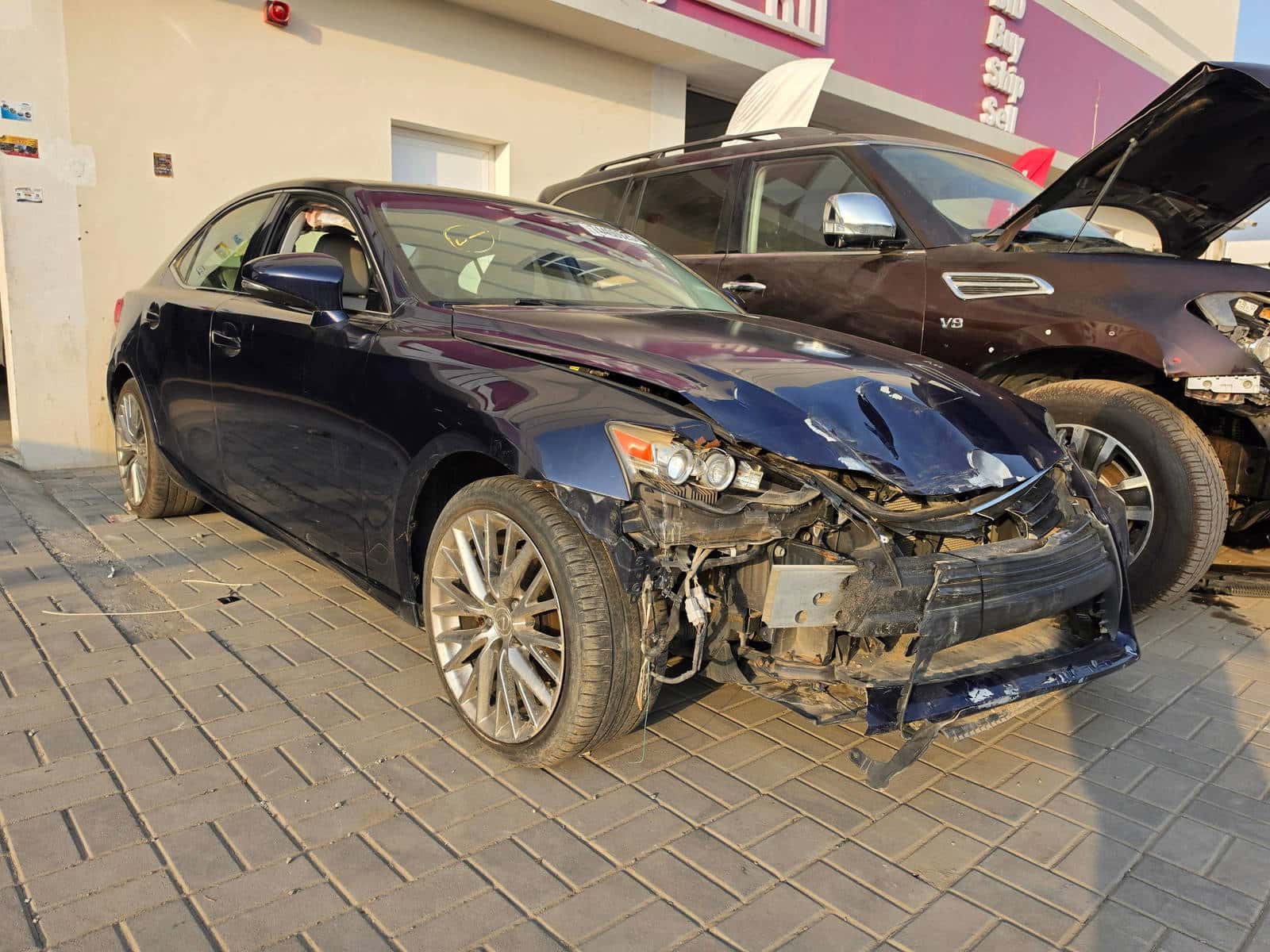 Lexus IS 250 2015 thumbnail 2