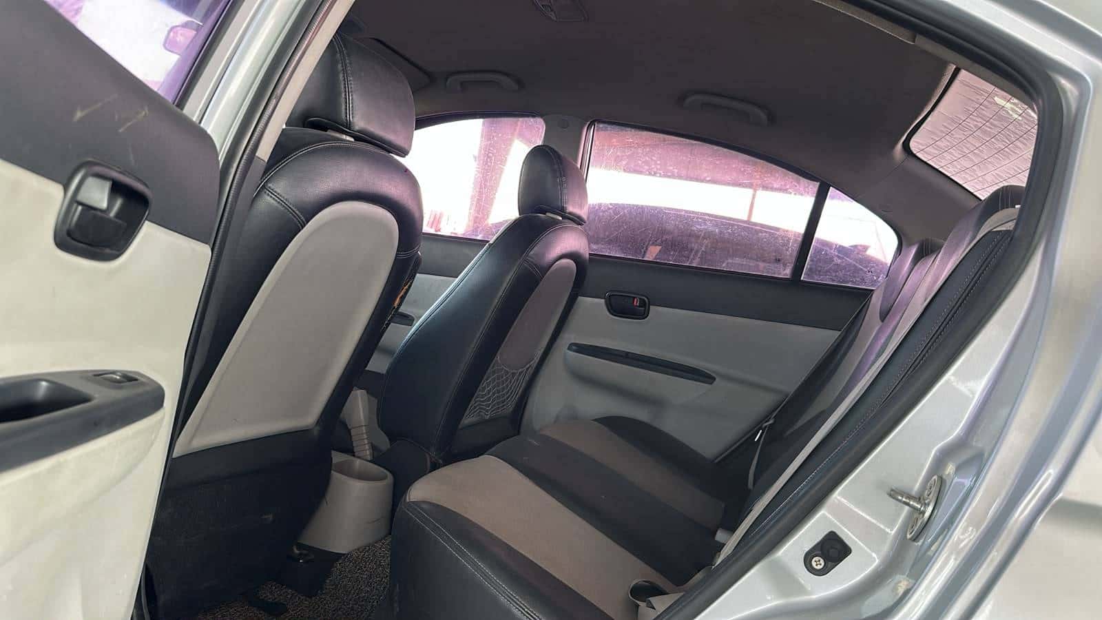 Hyundai VERNA 2010 thumbnail 7