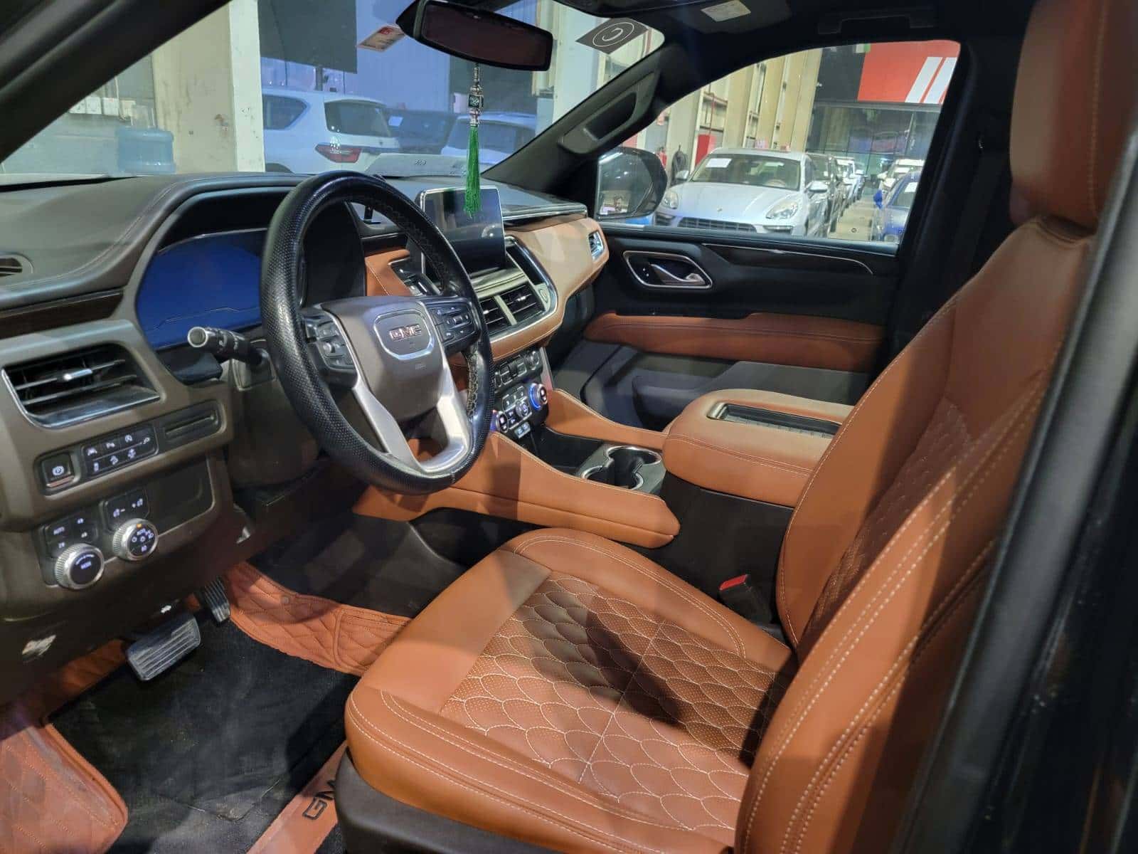 GMC Yukon 2022 thumbnail 6