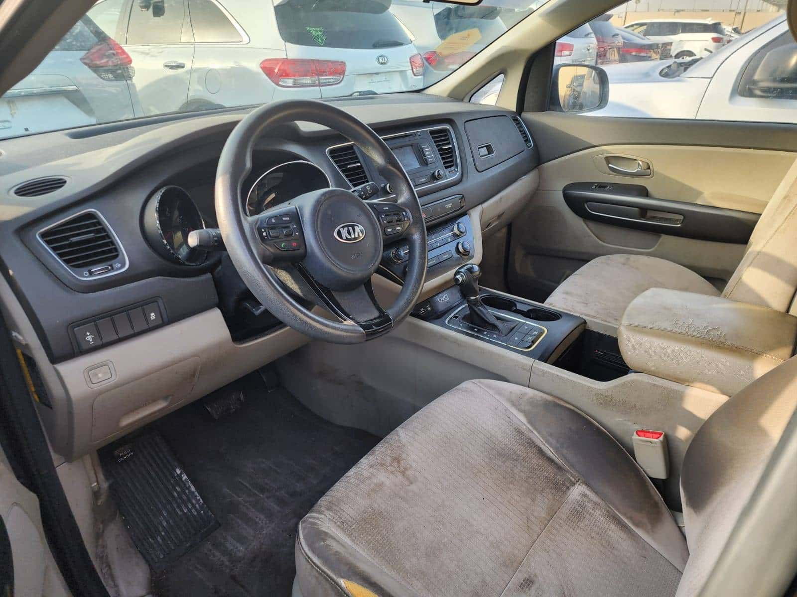 Kia Sedona 2016 thumbnail 5
