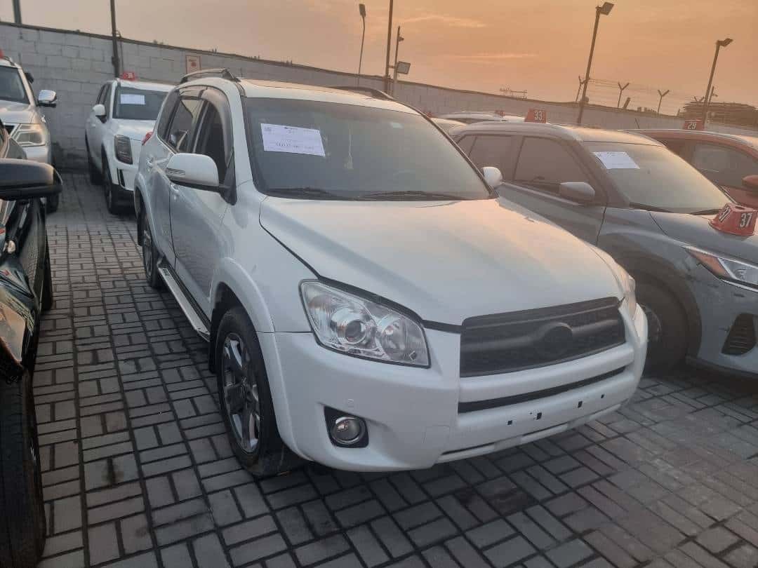 Toyota RAV4 2012 thumbnail 2