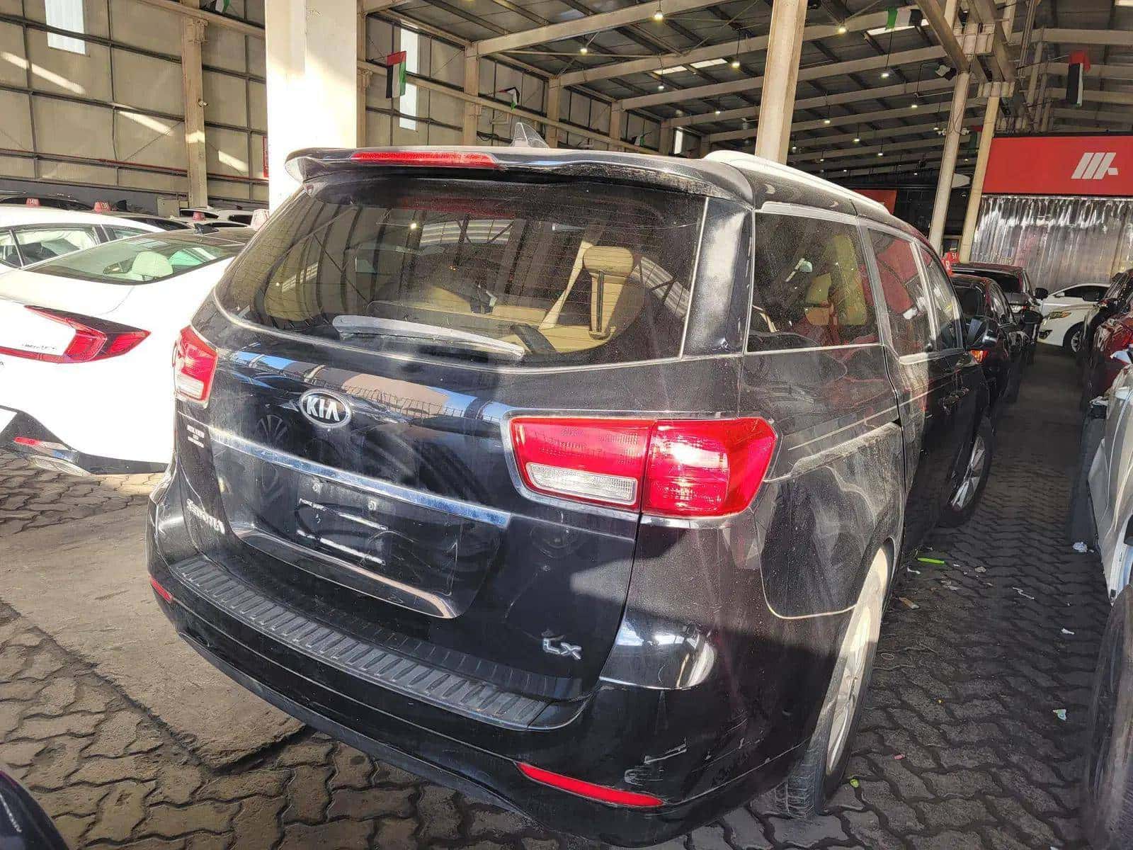 Kia Sedona 2015 thumbnail 1
