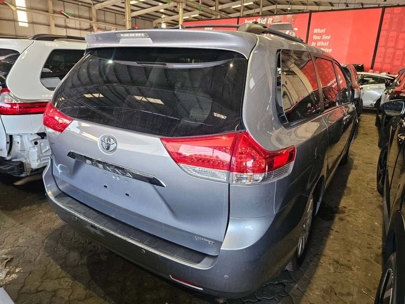 TOYOTA SIENNA - Exterior