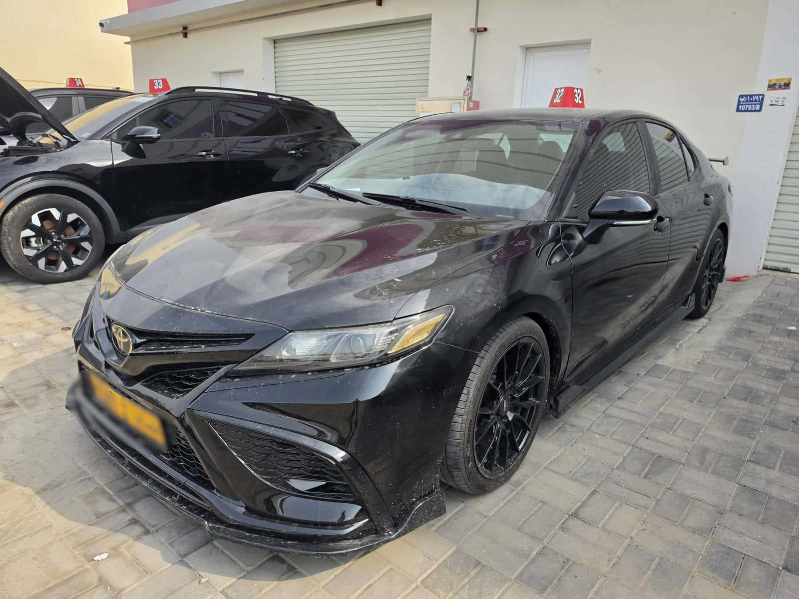Toyota Camry 2023 thumbnail 3