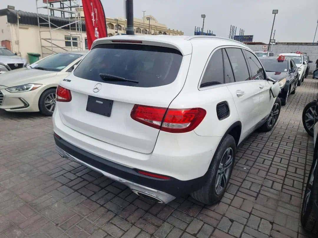 MERCEDES BENZ GLC-300 - Exterior