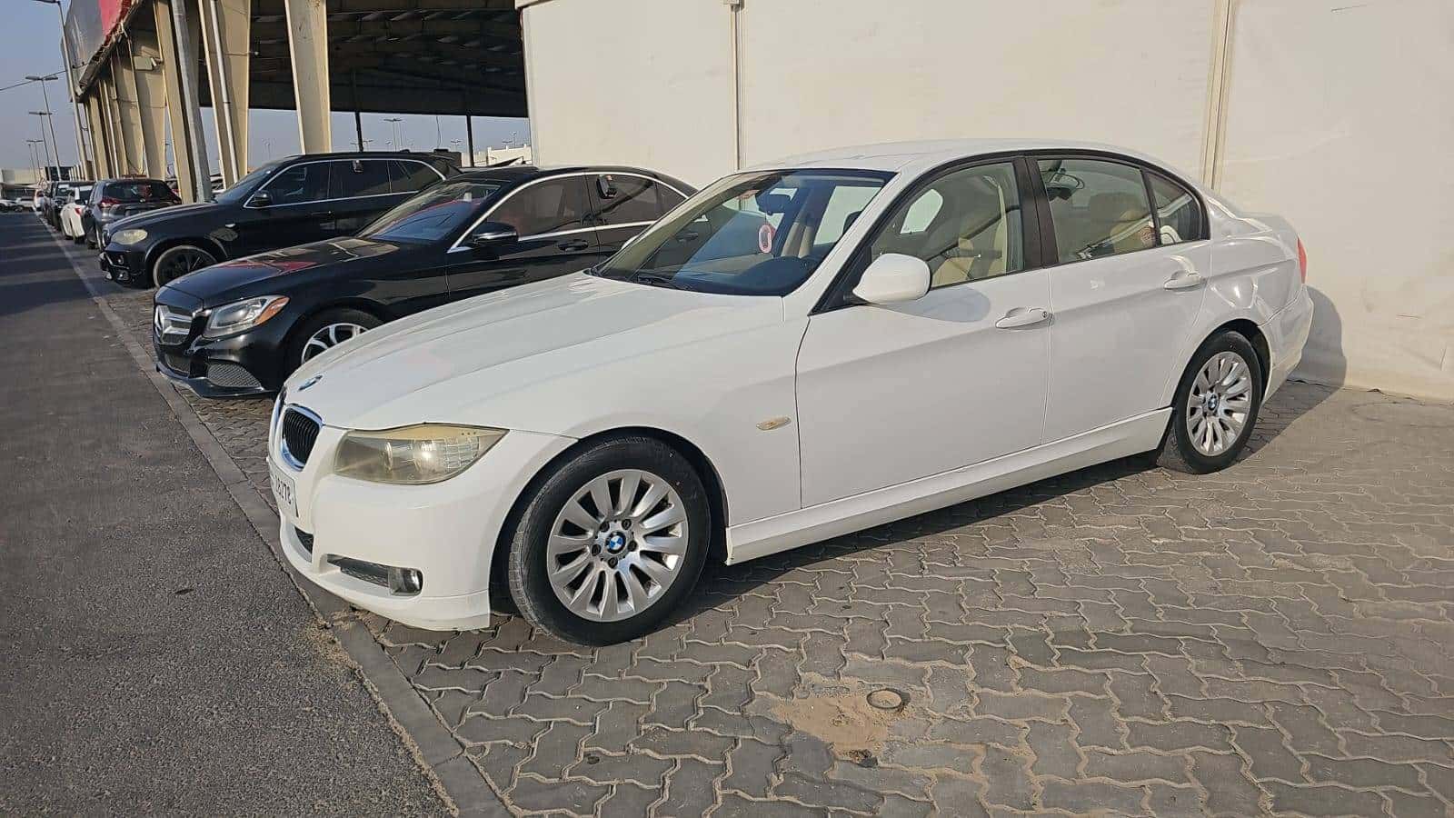 BMW 320 I 2010 thumbnail 2
