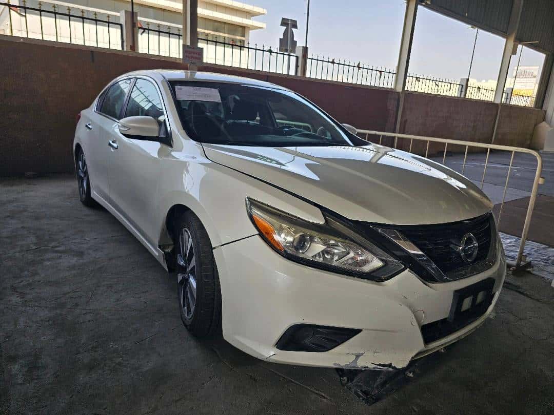 NISSAN ALTIMA - Exterior