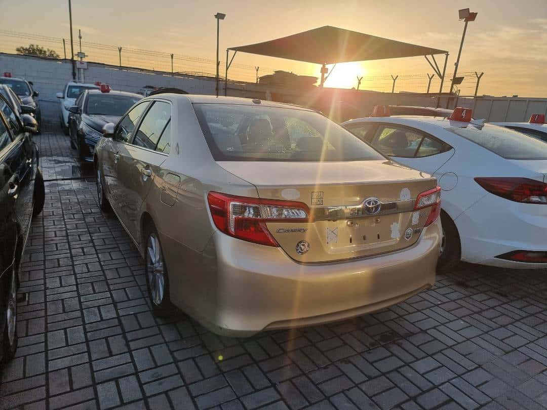 Toyota Camry 2012 thumbnail 2