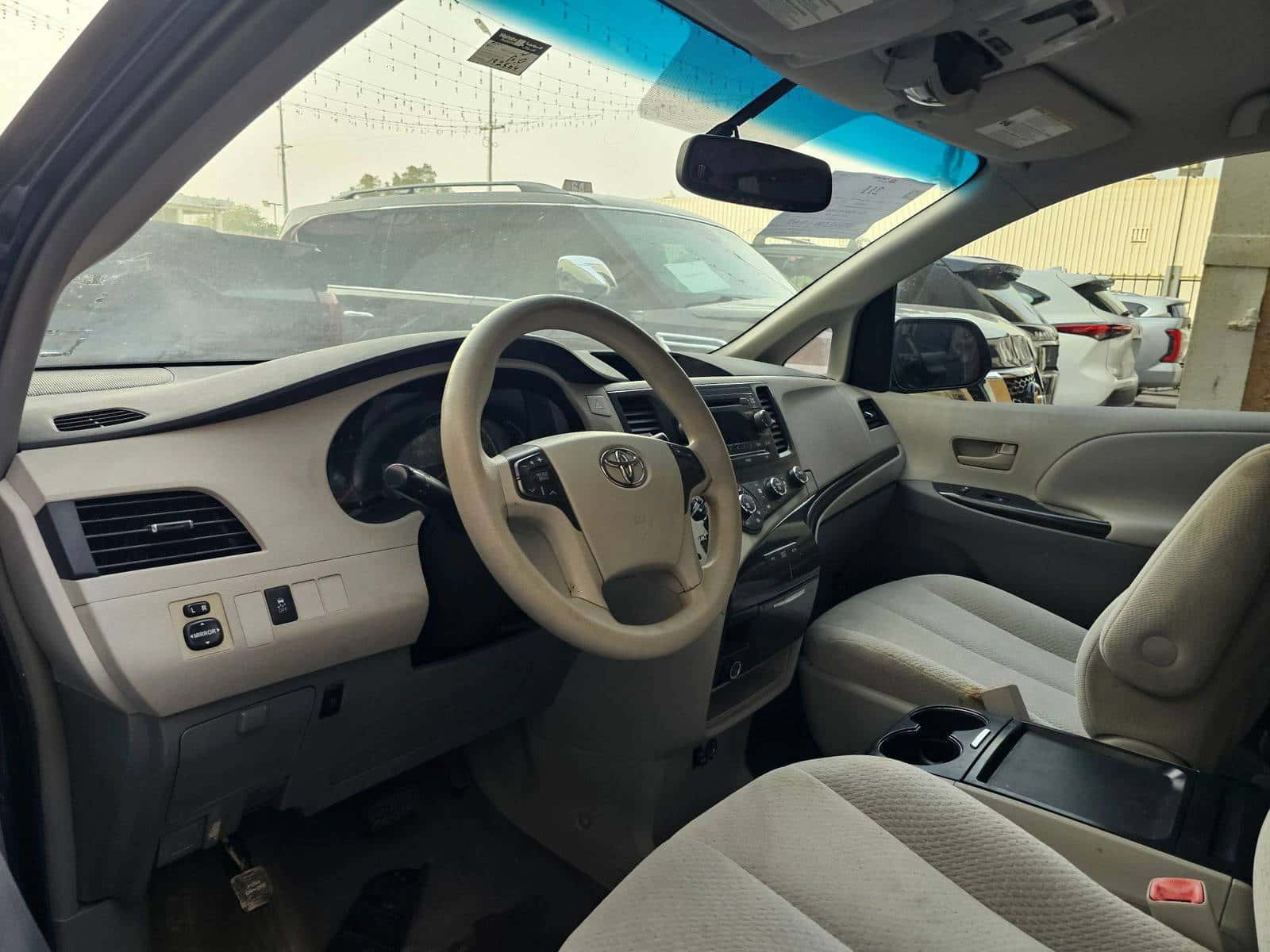Toyota Sienna 2011 thumbnail 7