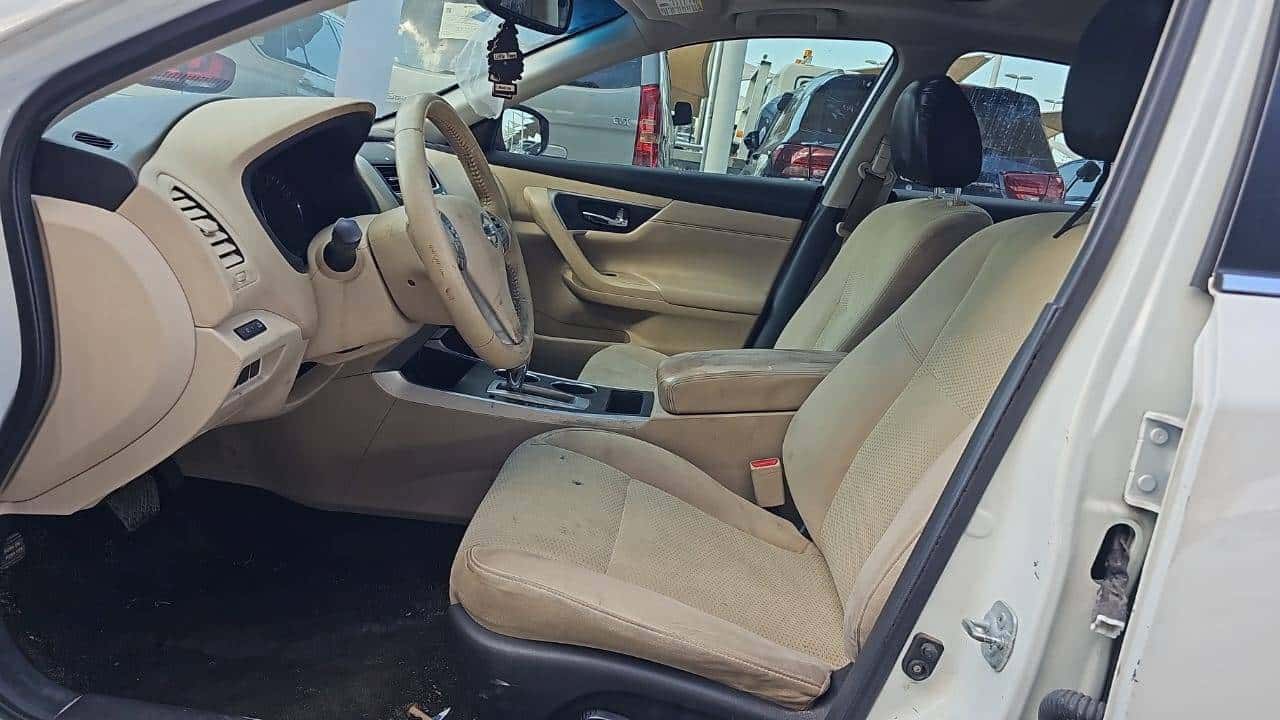 NISSAN ALTIMA - Exterior