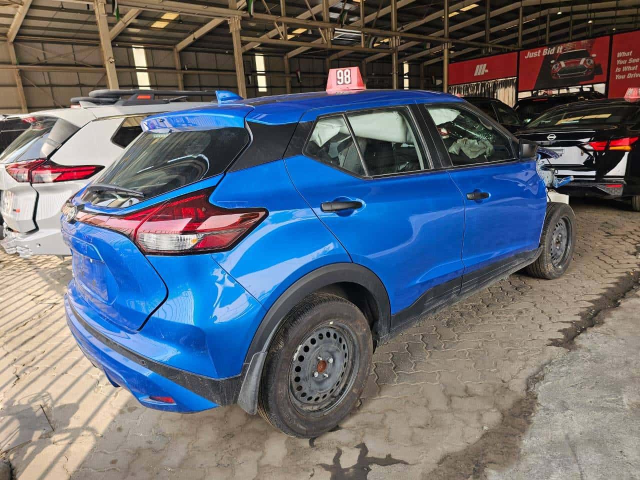 Nissan Kicks 2024 thumbnail 1
