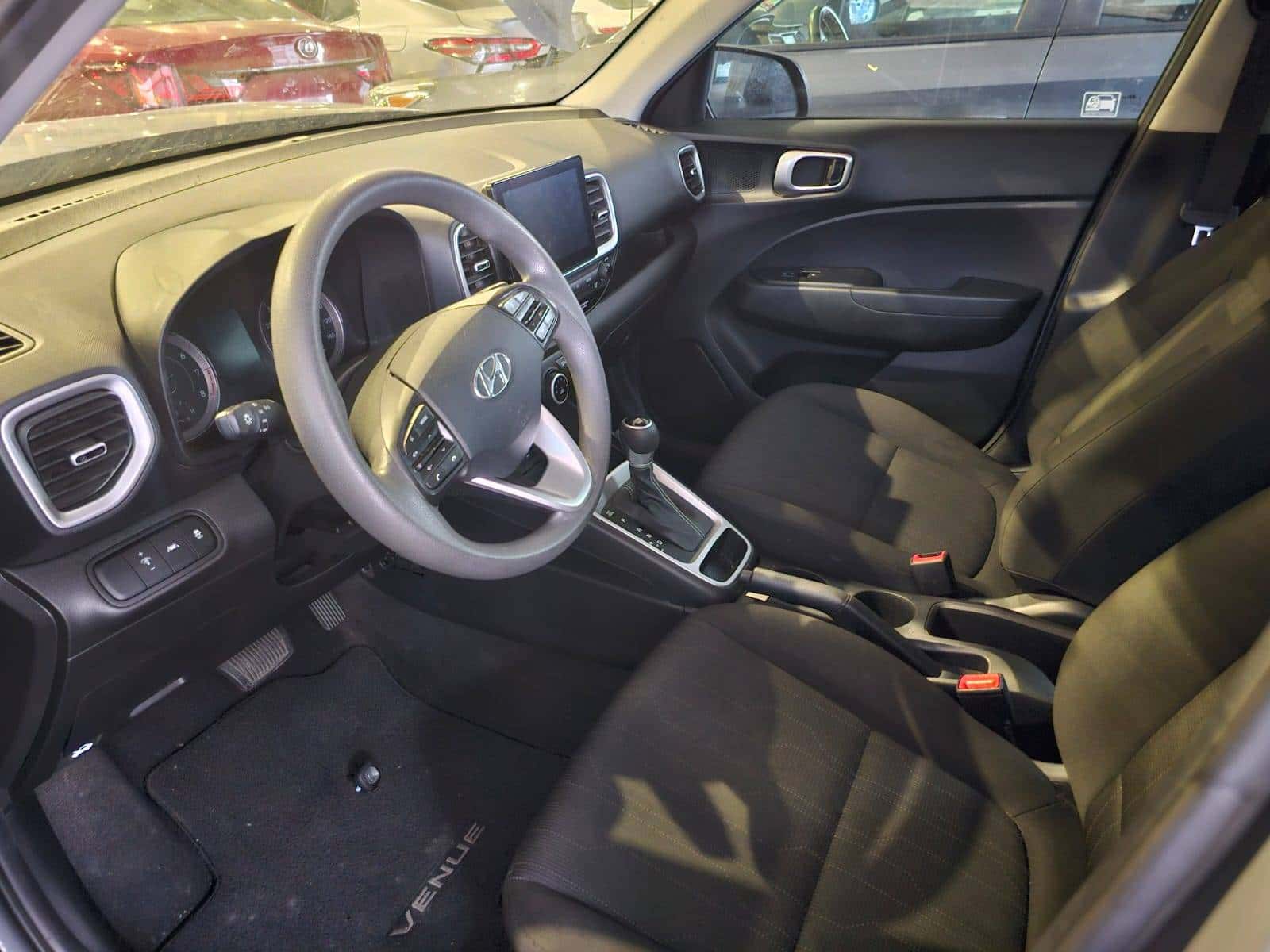 HYUNDAI VENUE SE 2021 thumbnail 7