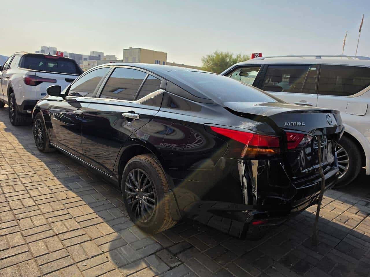 Nissan Altima 2023 thumbnail 4
