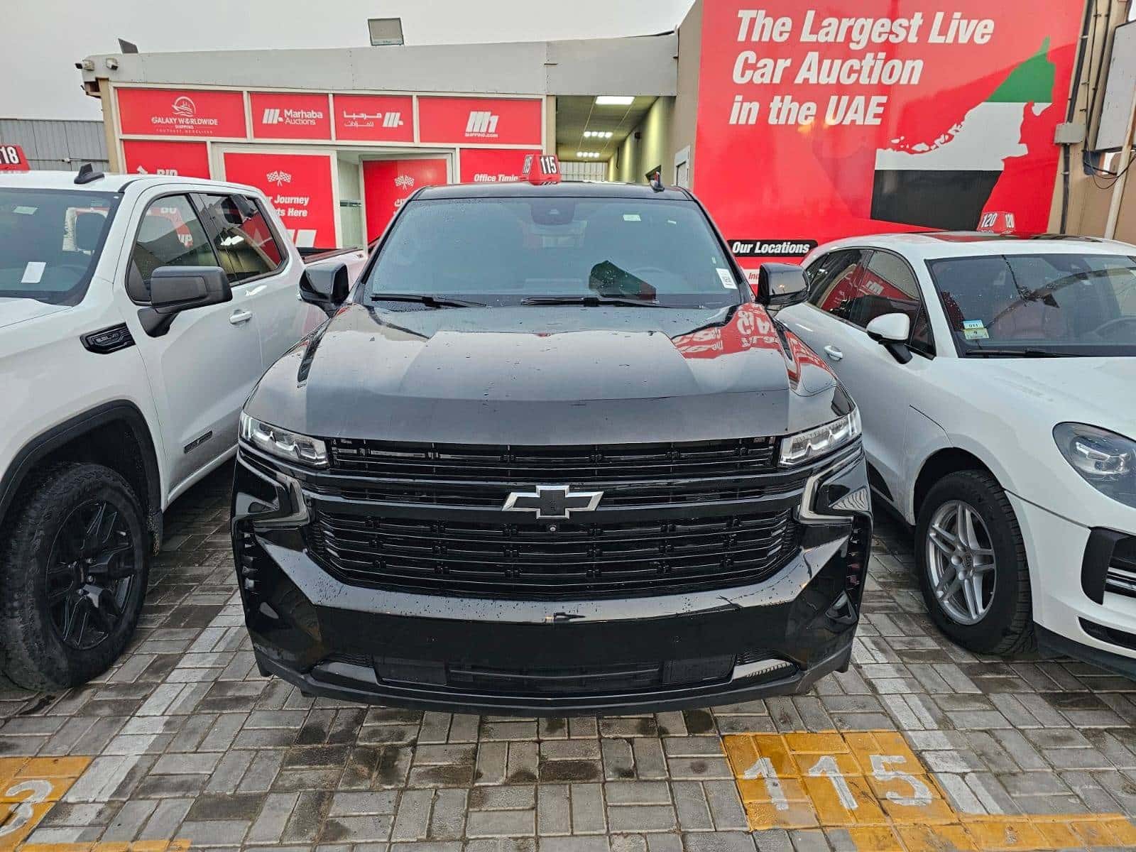 CHEVROLET Tahoe 2023 thumbnail 3