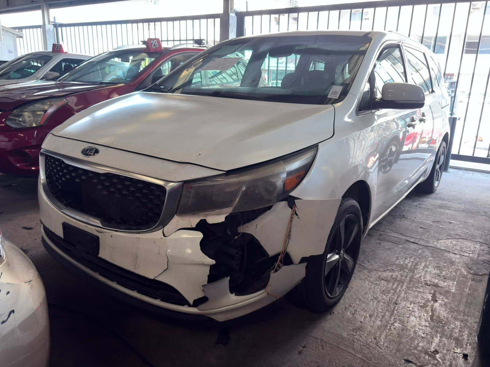 KIA SEDONA 2015 thumbnail 3