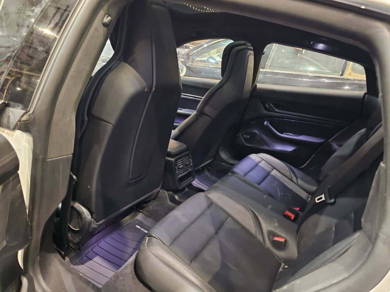 Porsche Taycan 2020 thumbnail 6
