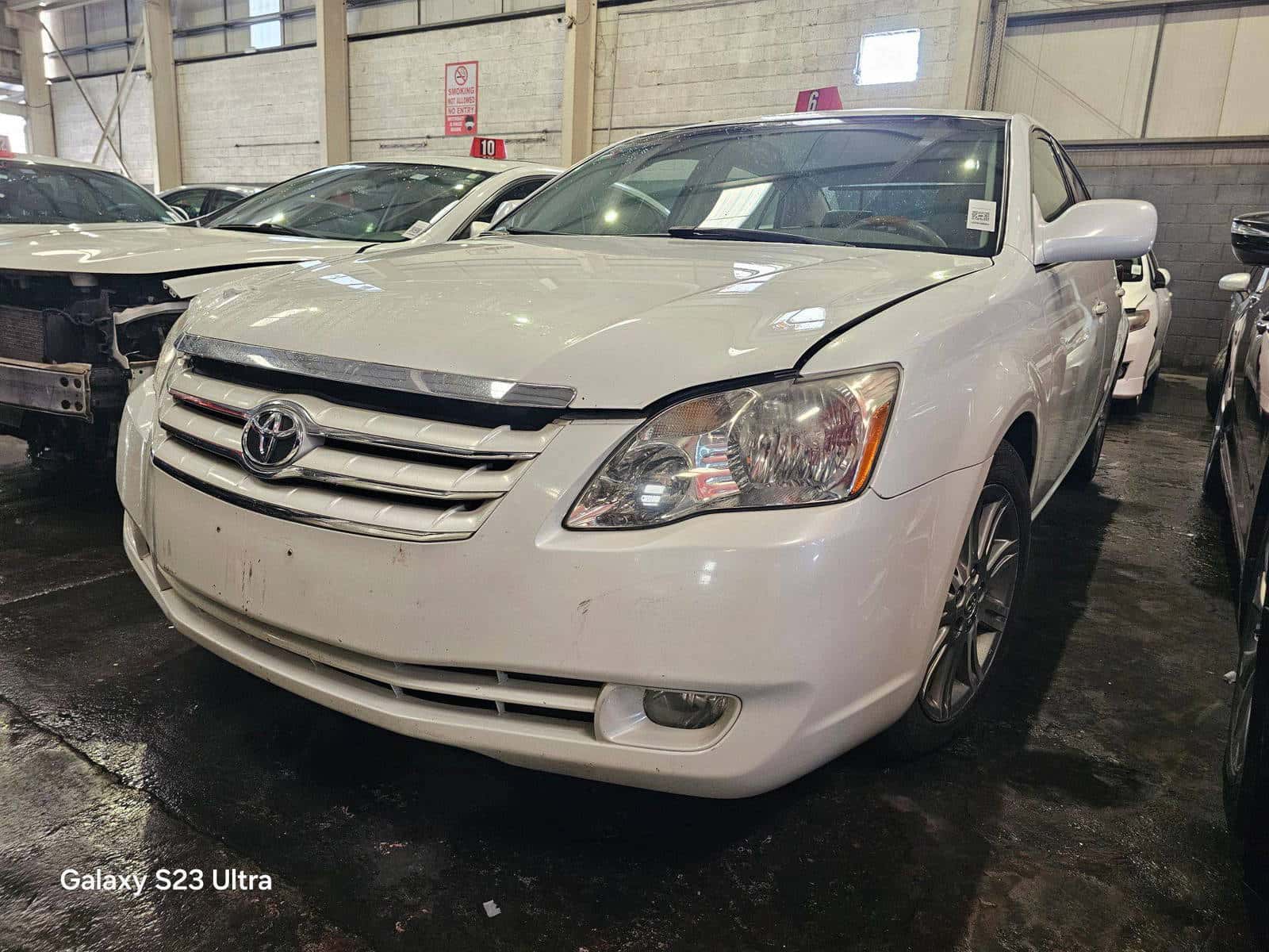 TOYOTA AVALON - Exterior