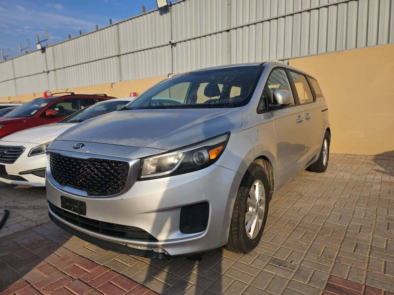 Kia Sedona 2016 thumbnail 4