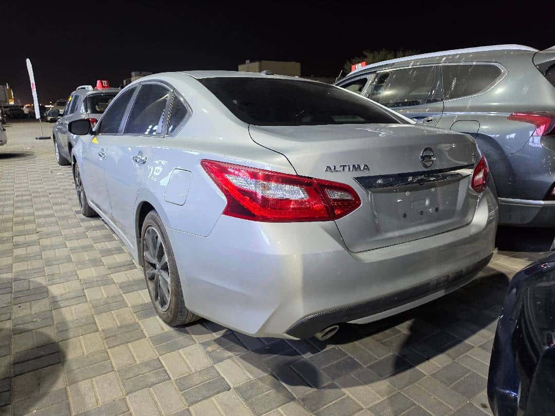 Nissan Altima 2017 thumbnail 1