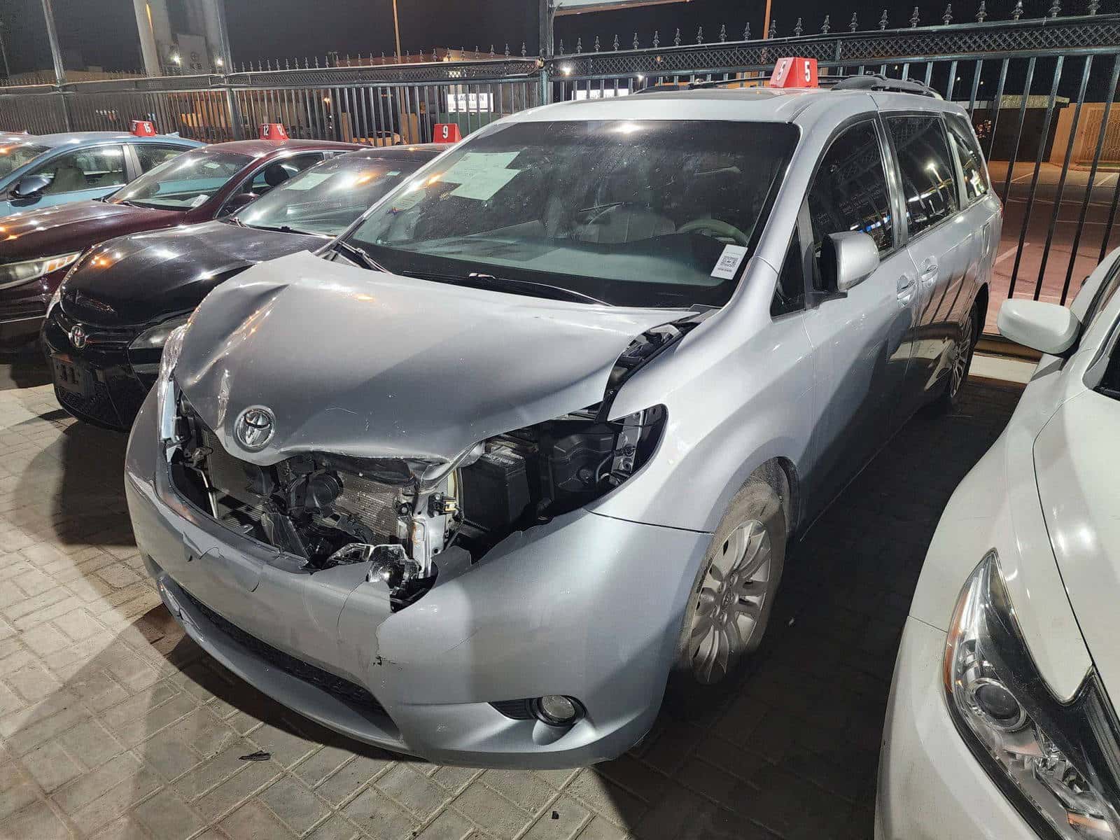 TOYOTA SIENNA 2014 thumbnail 3
