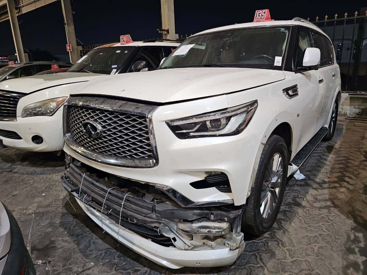 INFINITI QX80 2018 thumbnail 3