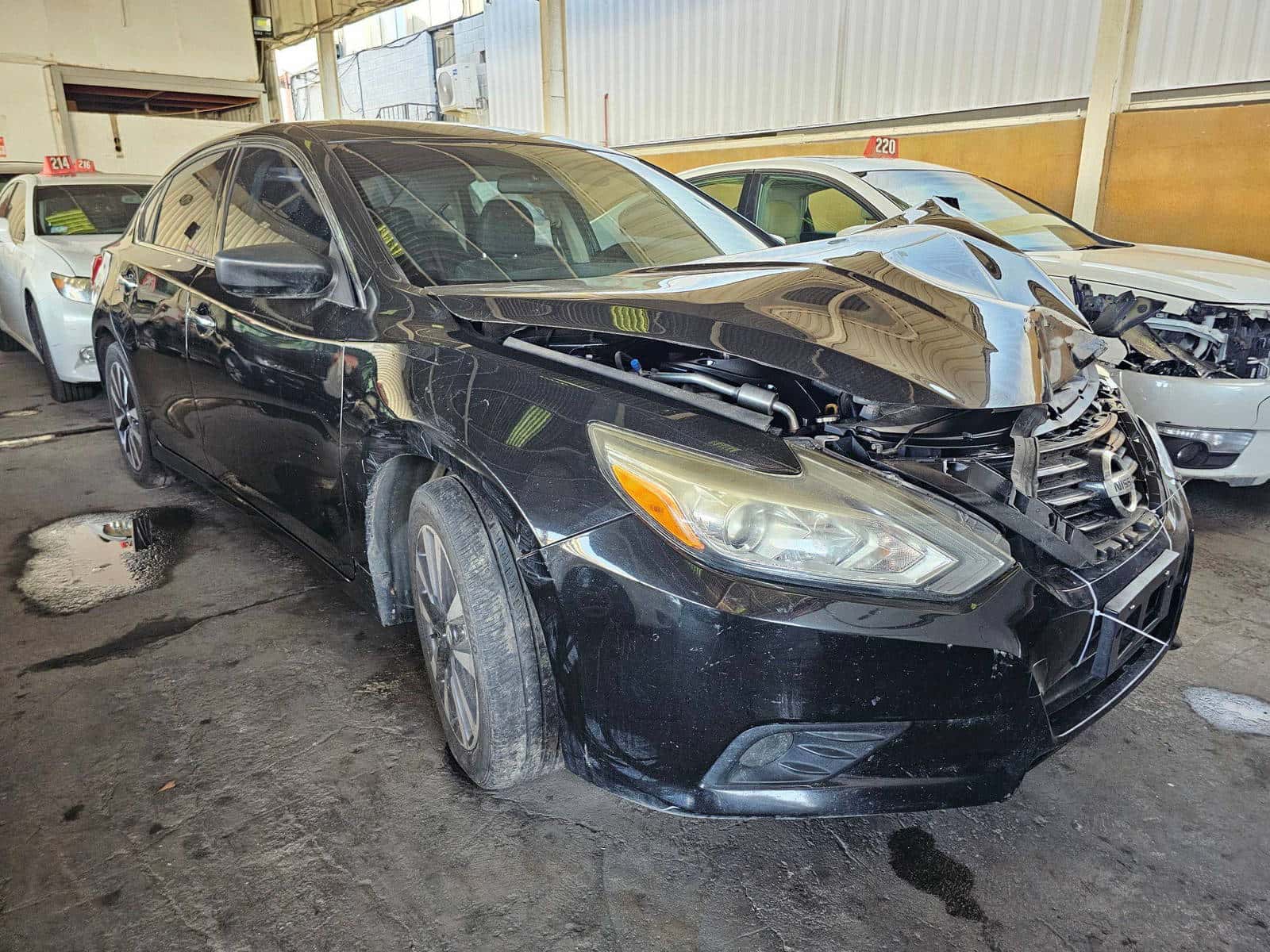 2017 Nissan Altima thumbnail 3