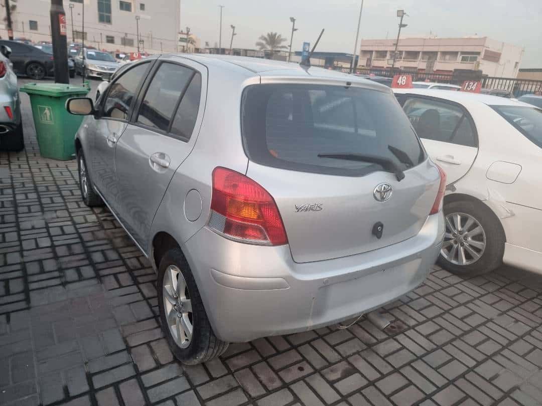 Toyota Yaris 2013 thumbnail 2