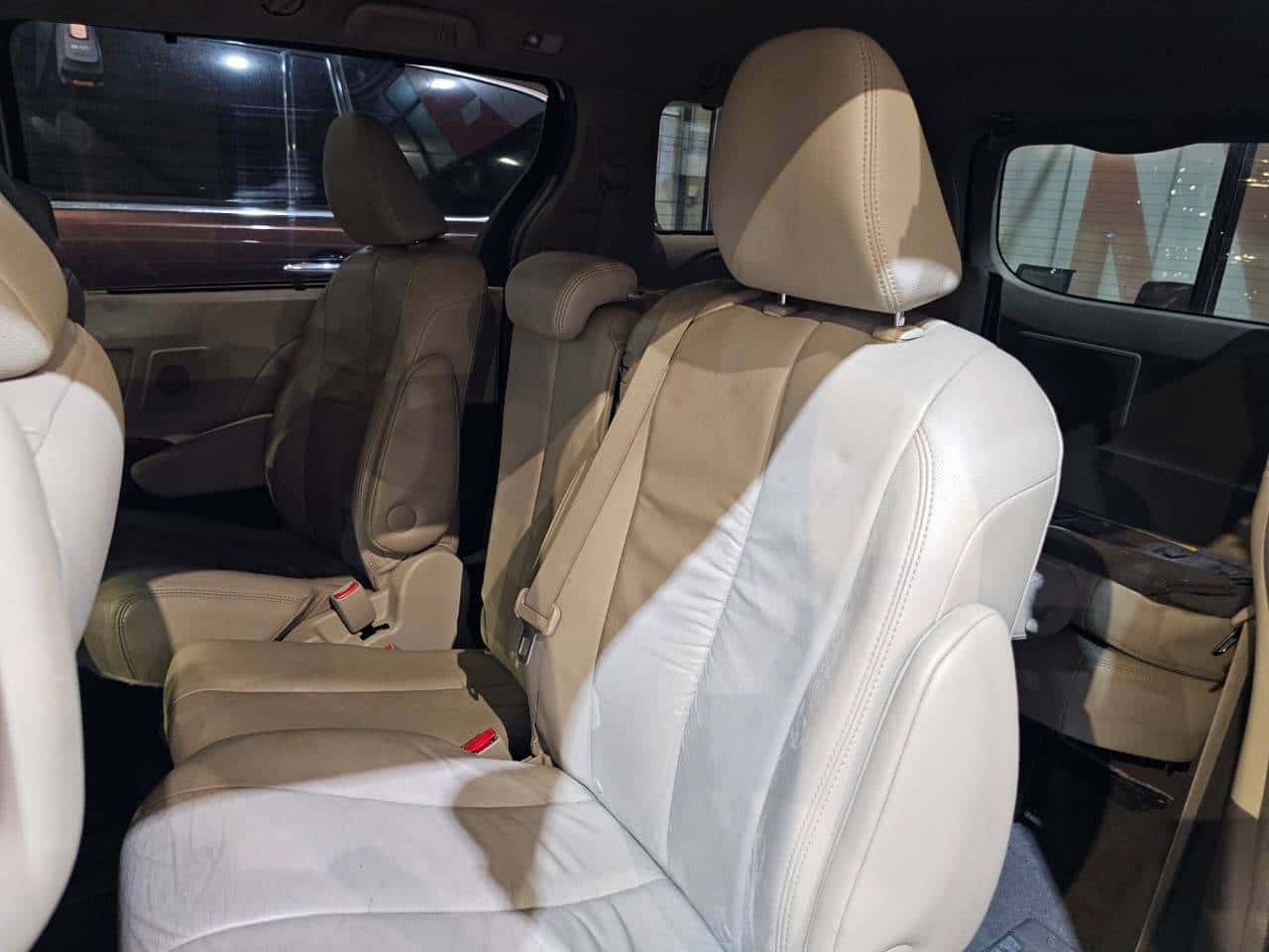 TOYOTA SIENNA 2011 thumbnail 5
