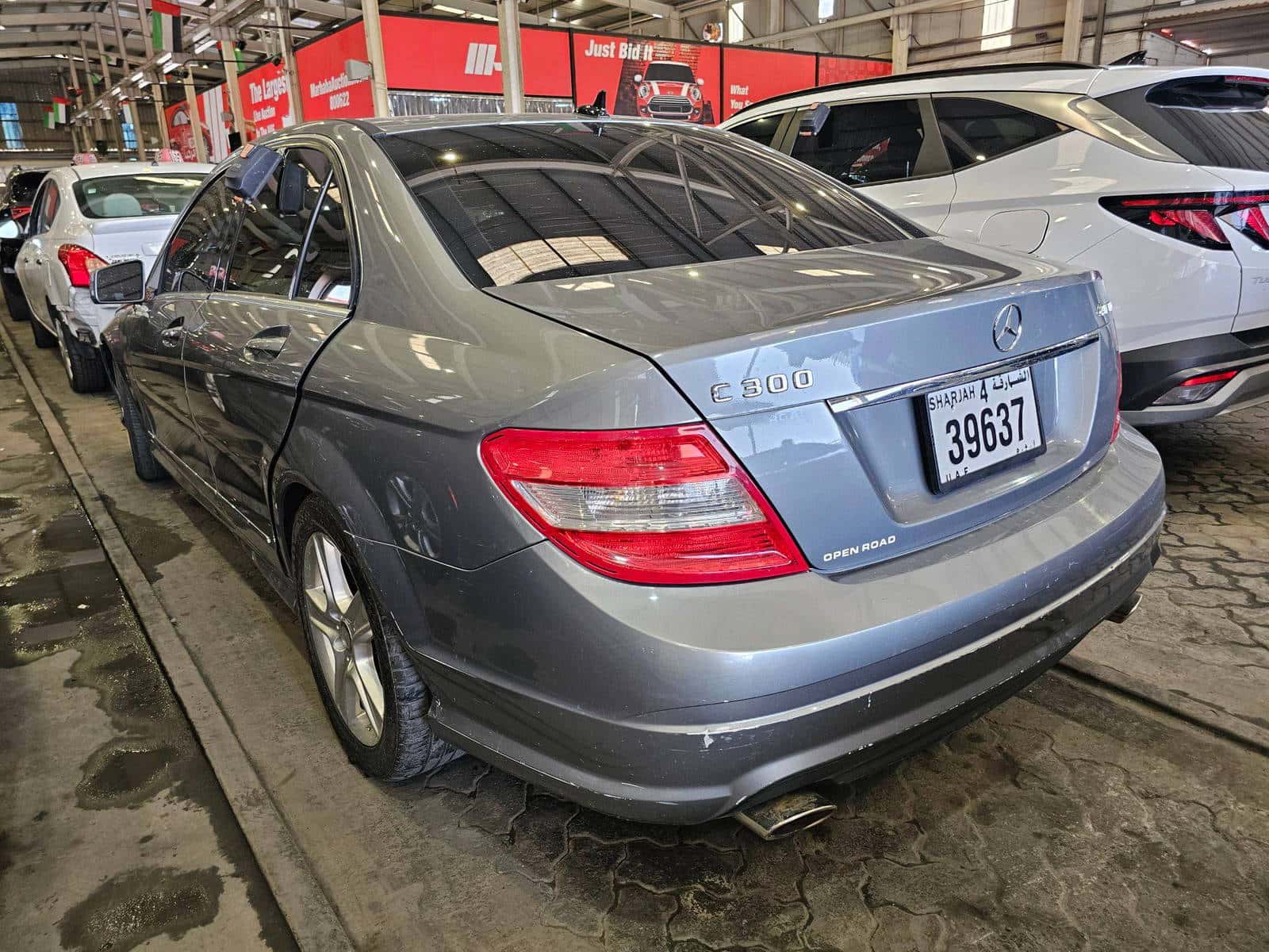 MERCEDES BENZ C300 2010 thumbnail 3