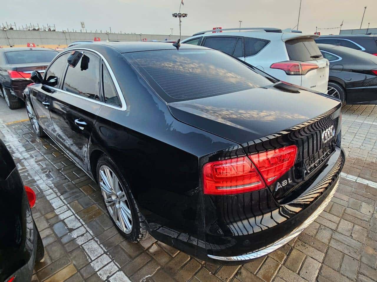 Audi A8 2012 thumbnail 7