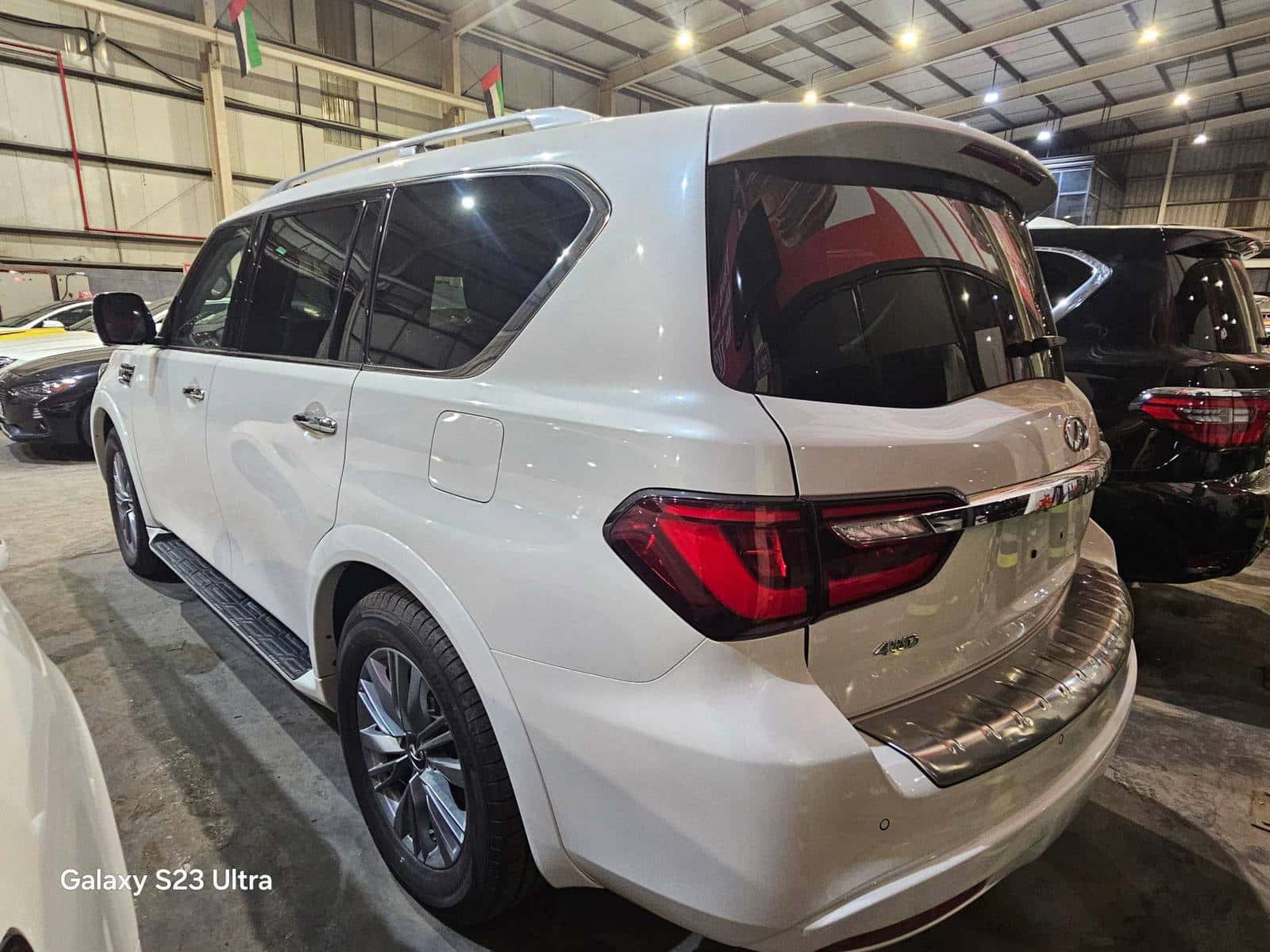 INFINITI QX80 - Exterior