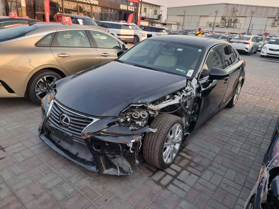 Lexus IS 250 2015 thumbnail 2