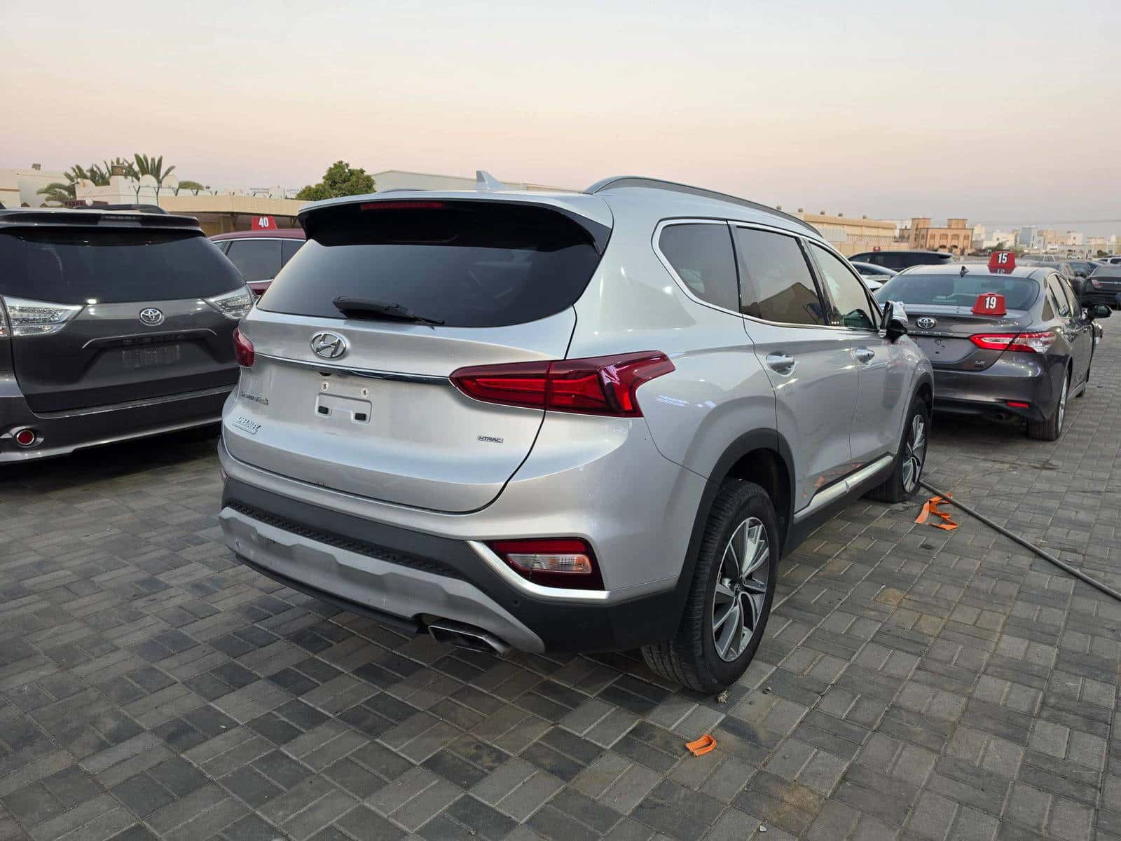 HYUNDAI SANTA FE LIMITED 2019 thumbnail 4