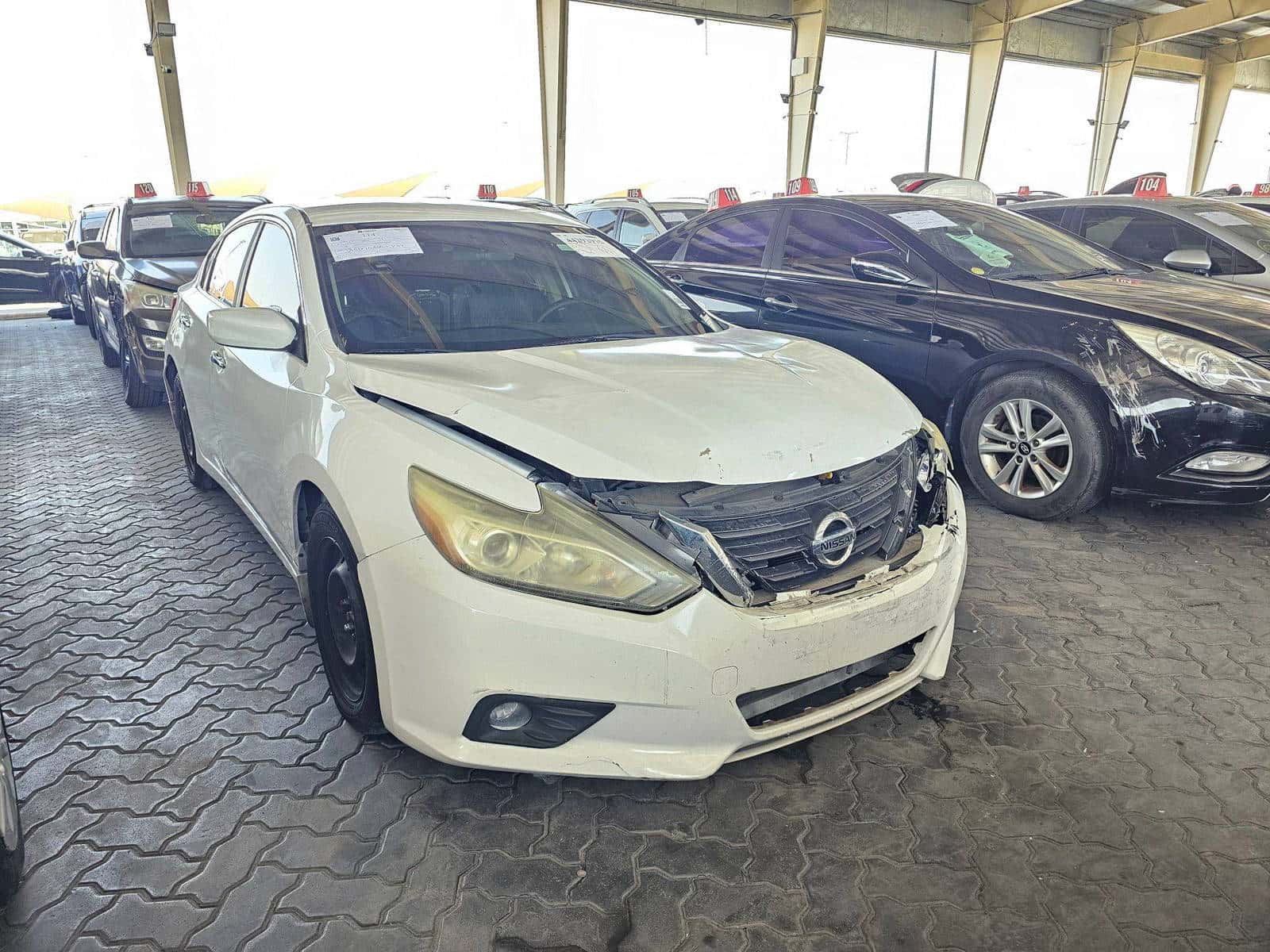 NISSAN ALTIMA - Exterior