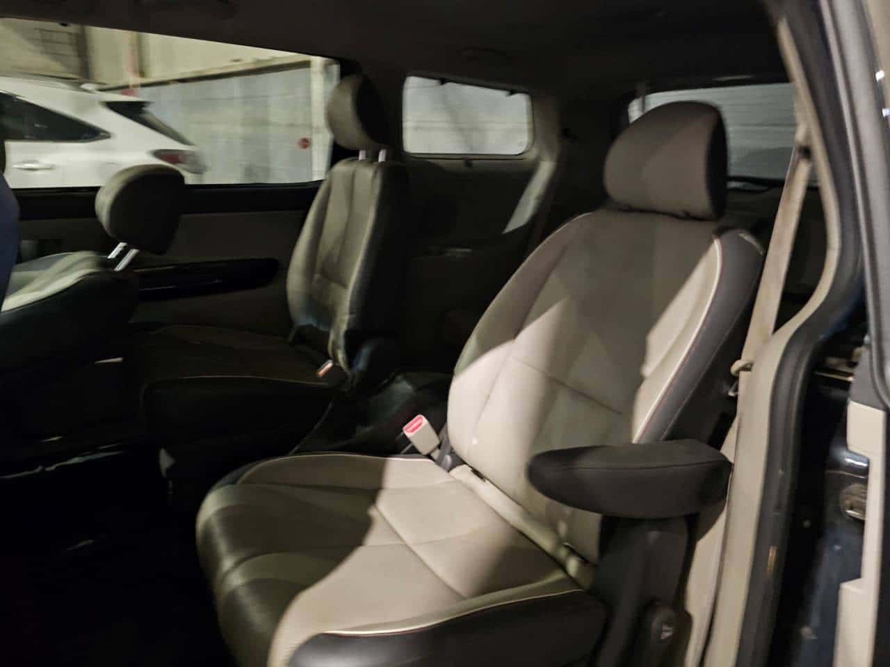 KIA SEDONA 2016 thumbnail 5