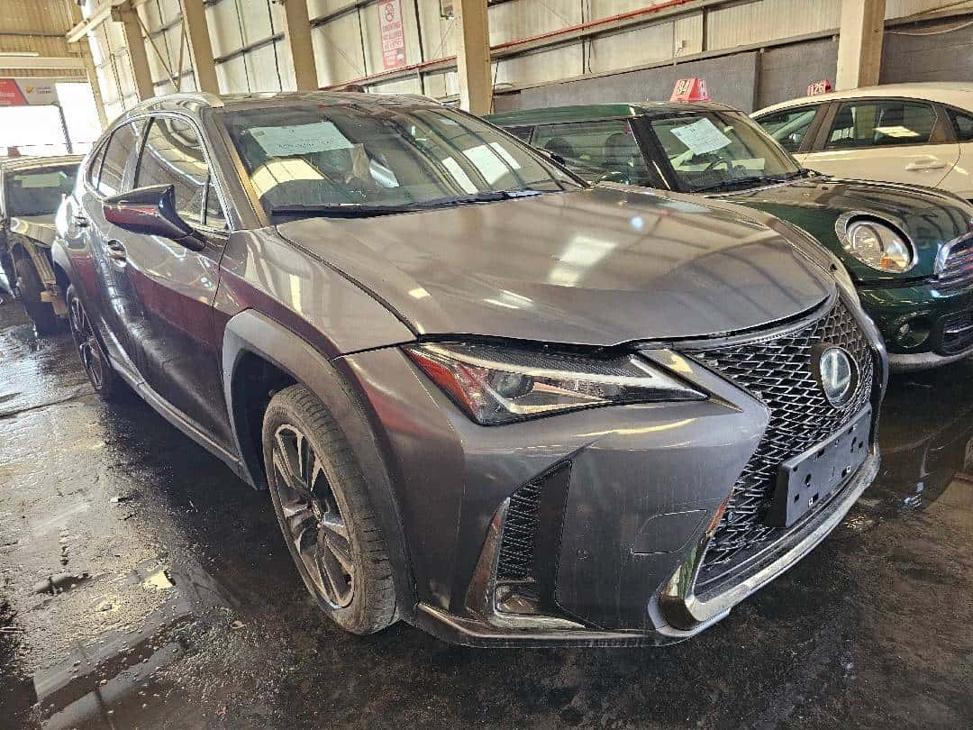 LEXUS UX 200 2021 thumbnail 1