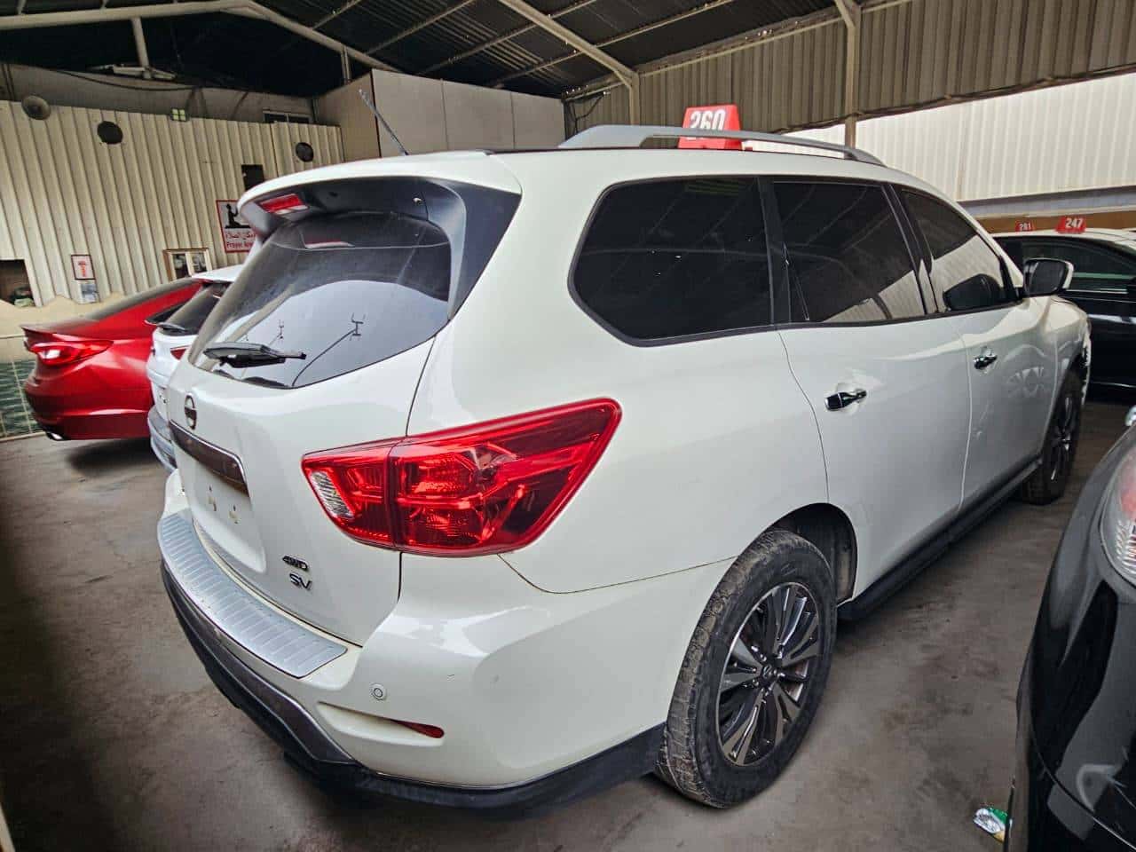 Nissan Pathfinder 2018 thumbnail 4