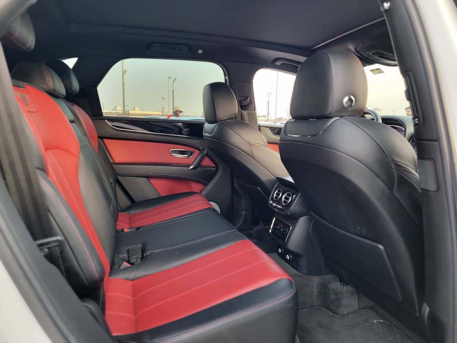 BENTLEY BENTAYGA 2019 thumbnail 7